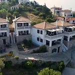 Old Village Vilă